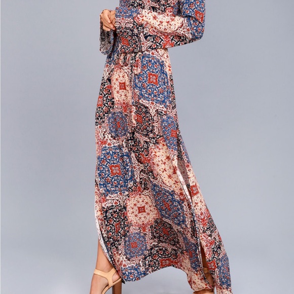 Lulus Dresses & Skirts - Lulu’s long sleeve maxi dress